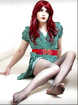 Brittney returns to Grooby Archives: 7 images