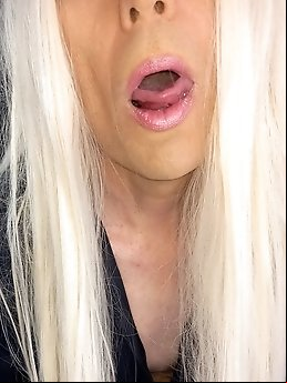 Ploy indulges in self-pleasure at Franks Tgirl World