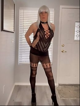 Transsexual beauty shows off her beautiful body.