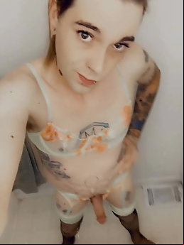 Concupiscent tranny bitches are spreading their ass