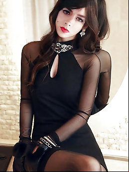 Skillful shemale babe is posing totally undressed