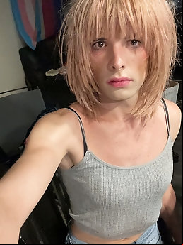 Candice Sweets Showing Her Ass - Sissygirl Candice