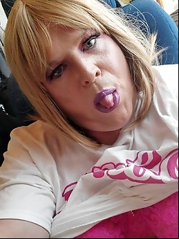 GroobyGirls presents a collection of seven images featuring intense pleasure and orgasmic experiences.